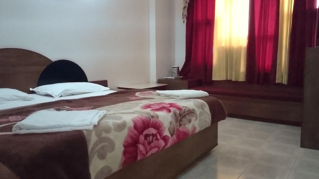 Hotel Maharaja Katra  Cameră foto